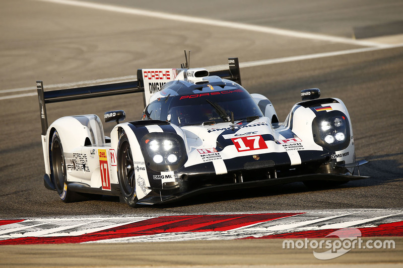 #17 Porsche Team Porsche 919 Hybrid: Timo Bernhard, Mark Webber, Brendon Hartley