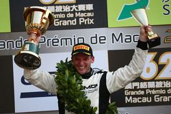 Podium: winnaar Maro Engel, Mercedes AMG Driving Academy