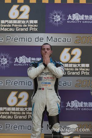 Podium: le vainqueur Stefano Comini, SEAT Leon, Target Competition