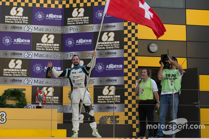 Podio: il vincitore Stefano Comini, SEAT Leon, Target Competition
