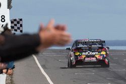 Winner Craig Lowndes, Triple Eight Race Engineering Holden