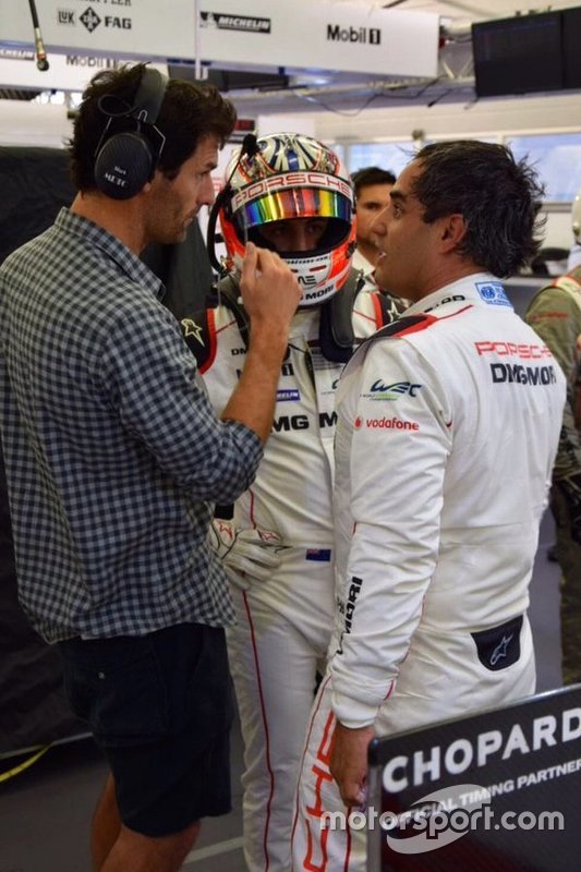 Juan Pablo Montoya with Mark Webber, Porsche Team and Mitch Evans