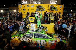 Championship Victory Lane: Race winner and 2015 NASCAR Sprint Cup Champion Kyle Busch, Joe Gibbs Racing Toyota