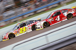 Jeff Gordon, Hendrick Motorsports Chevrolet et Kevin Harvick, Stewart-Haas Racing Chevrolet