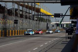 Stefano Comini, SEAT Leon, Target Competition and Pepe Oriola, SEAT Leon, Team Craft-Bamboo LUKOIL