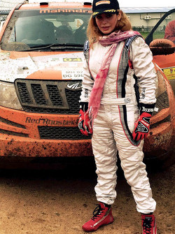 Laleh Seddigh, Mahindra Super XUV500