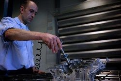 Le contrôle qualité du moteur Mecachrome