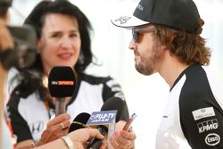 Fernando Alonso, McLaren con los medios