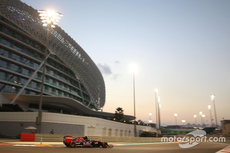 Carlos Sainz Jr., Scuderia Toro Rosso STR10