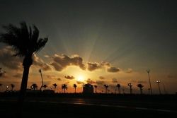 O sol se põe em Abu Dhabi