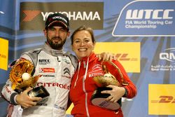 Podio: il vincitore della gara Jose Maria Lopez, Citroën C-Elysée WTCC, Citroën World Touring Car te