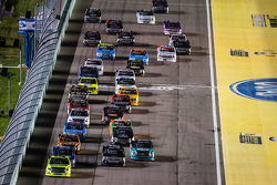 Start: Matt Crafton, Thorsport Racing leads the field