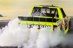 Race winner Matt Crafton, Thorsport Racing celebrates