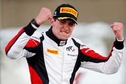Чемпион 2015 года - Эстебан Окон, ART Grand Prix