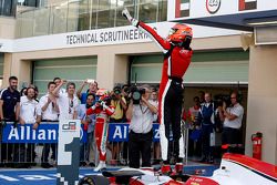 2015 şampiyonu Esteban Ocon, ART Grand Prix