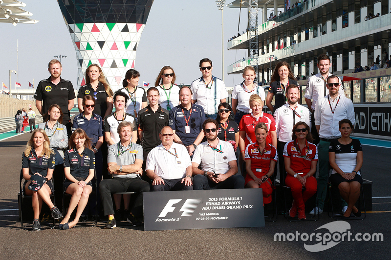 Foto de grupo de Final de temporada de los oficiales de prensa