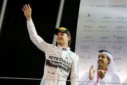 Race winner Nico Rosberg, Mercedes AMG F1 celebrates on the podium