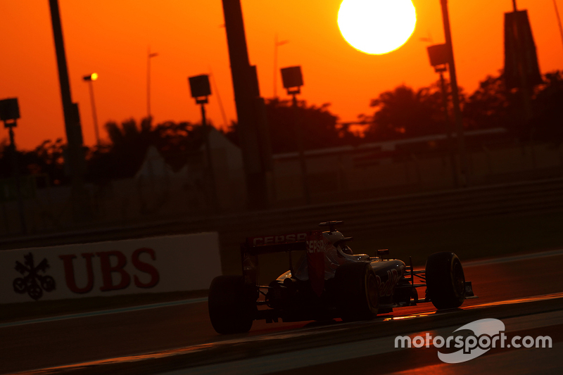 GP van Abu Dhabi 2015 - Uit als een nachtkaars