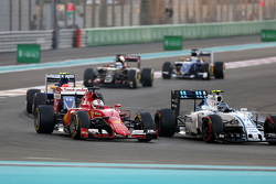 Sebastian Vettel, Scuderia Ferrari; Valtteri Bottas, Williams F1 Team
