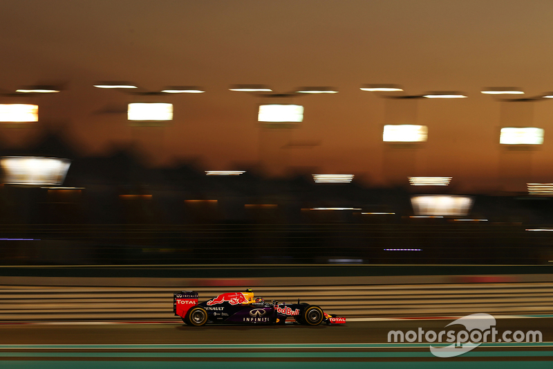 2015 год. За рулем болида Red Bull RB11 по ходу гонки