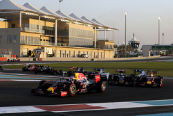 Daniel Ricciardo, Red Bull Racing RB11 alla partenza della gara