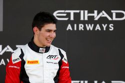 Le troisième, et Champion GP3 2015, Esteban Ocon, ART Grand Prix