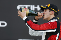 Le troisième, et Champion GP3 2015, Esteban Ocon, ART Grand Prix