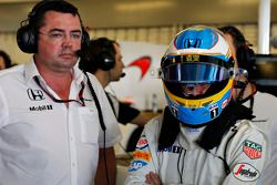 Eric Boullier et Fernando Alonso, McLaren MP4-30