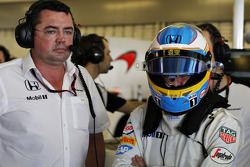 Eric Boullier et Fernando Alonso, McLaren MP4-30