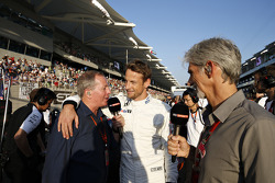 Martin Brundle, Jenson Button, McLaren MP4-30 and Damon Hill