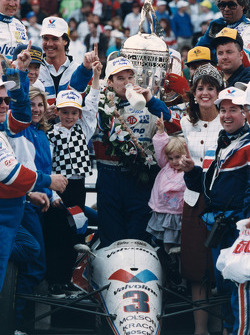 Race winner Al Unser Jr.