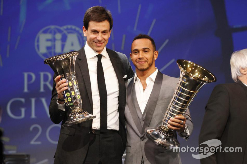 Toto Wolff e Lewis Hamilton
