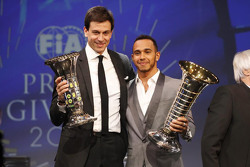 Lewis Hamilton, Mercedes AMG F1, Toto Wolff, Mercedes AMG F1 Shareholder, dan Executive Director