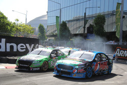 Mark Winterbottom, Prodrive Racing Australia, Ford; David Reynolds, Rod Nash Racing, Ford