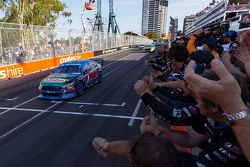 2015 V8 Supercars Champion Mark Winterbottom, Prodrive Racing Australia, Ford, feiert