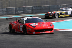 Ferrari 458 Italia команды Kessel Racing: Майкл Лайонс, Марко Дзануттини, Вадим Гитлин