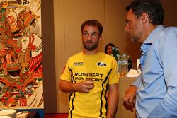 François Ribeiro, Eurosport Events Motorsport Director and Nicolas Lapierre, Lada Sport Rosneft