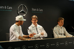 Lewis Hamilton, Nico Rosberg and Toto Wolff, Mercedes AMG F1 Shareholder and Executive Director