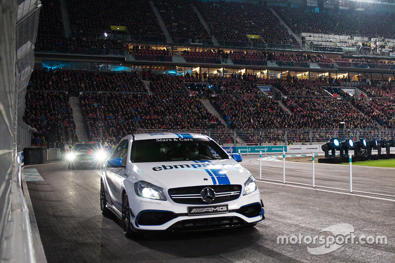Mercedes Stars and Cars actio
