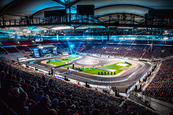 Стадион Mercedes Benz Arena