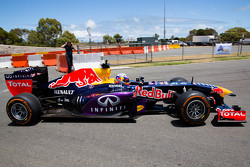 Daniel Ricciardo, Red Bull-Renault RB7