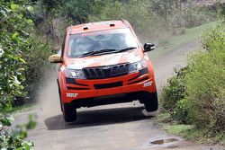 Gaurav Gill and Musa Sherif, XUV 500, Team Mahindra Adventure