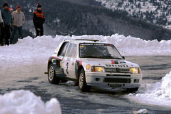 Ari Vatanen et Terry Harryman, Peugeot 205 T16