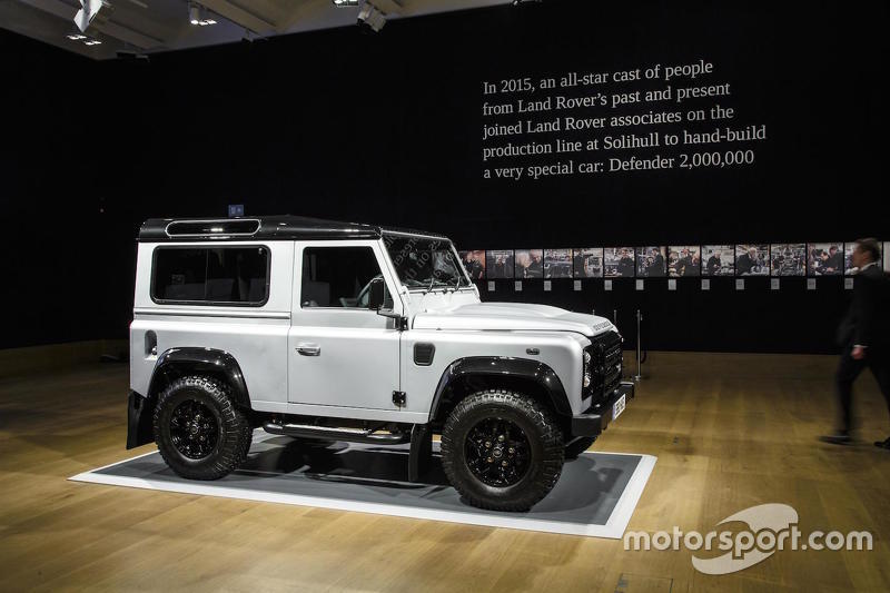 Двохмільйонний Land Rover Defender