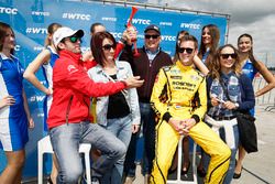 Ники Катсбург, Lada Vesta WTCC, Lada Sport Rosneft и Хосе-Мария Лопес, Citroën C-Elysee WTCC, Citroë