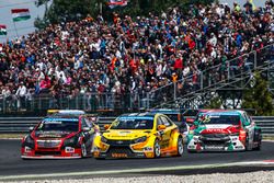 Nicky Catsburg, Lada Vesta WTCC, Lada Sport Rosneft und Tom Chilton, Chevrolet RML Cruze TC1, ROAL M