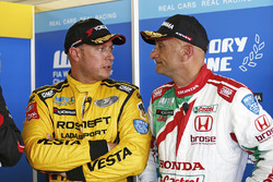 Rob Huff, Lada Vesta WTCC, Lada Sport Rosneft, Gabriele Tarquini, Honda Civic WTCC, Honda Racing Team JAS