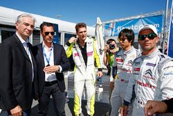 Francois Ribeiro，WTCC推广人、Eurosport Events COO；雨果·瓦伦特，坎波斯车队；马青骅，雪铁龙WTCC车队；塞巴斯蒂安·勒布，雪铁龙WTCC车队