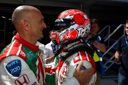 El ganador de carrera, Tiago Monteiro, Honda Civic WTCC, Honda Racing Team JAS con Gabriele Tarquini