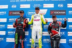 Подиум: Юго Валент, Chevrolet RML Cruze TC1, Campos Racing, Норберт Михелиц, Honda Civic WTCC, Zengo